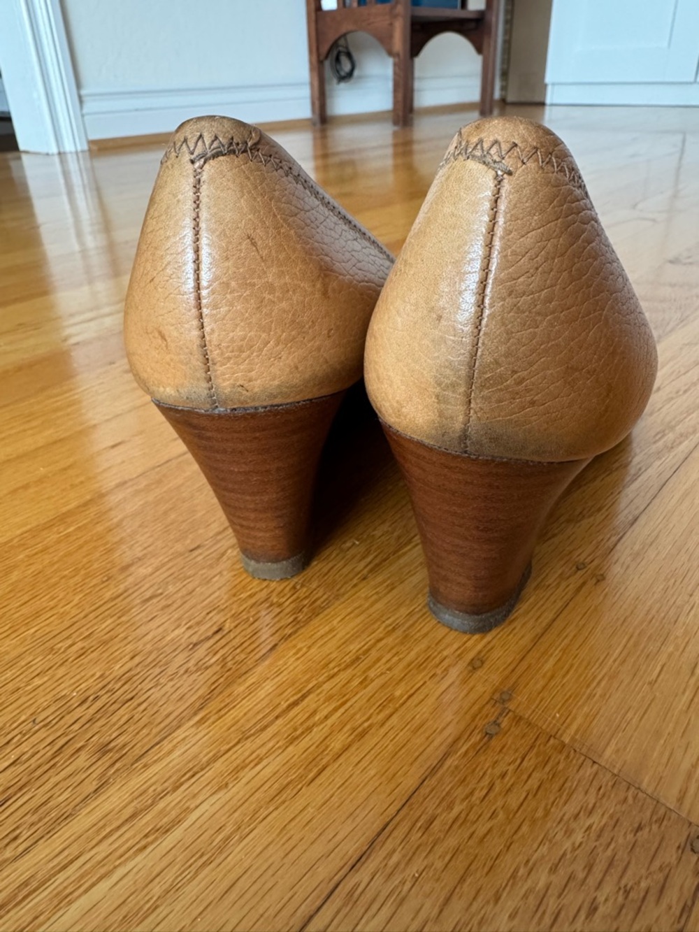 Tory Burch Sally Closed Toe Wedge Pumps 8.5 - Picture 4 of 9